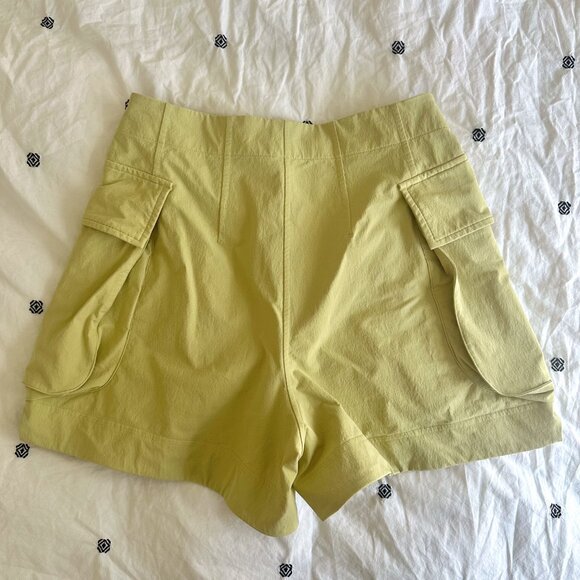 LULULEMON Relaxed-Fit Super-High-Rise Cargo Short ｜ Finch Yellow | Size 2 - Picture 6 of 7